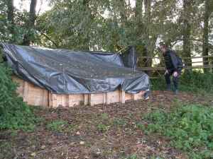 Gunnar beugt kritisch die Konstruktion